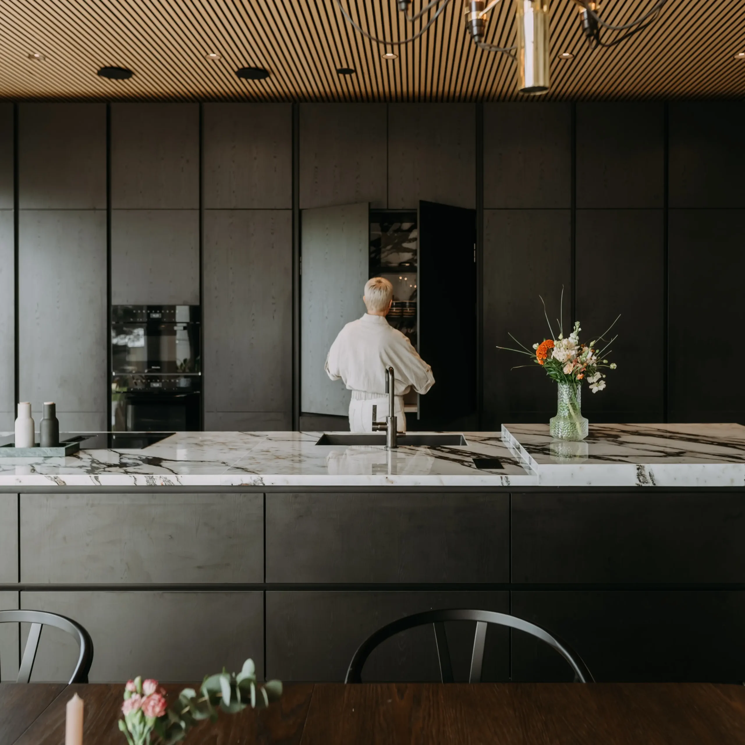 Sisustussuunnittelu - Kiintokalustesuunnittelu keittiössä, mittatilauskalusteiden ja säilytysratkaisujen suunnittelu