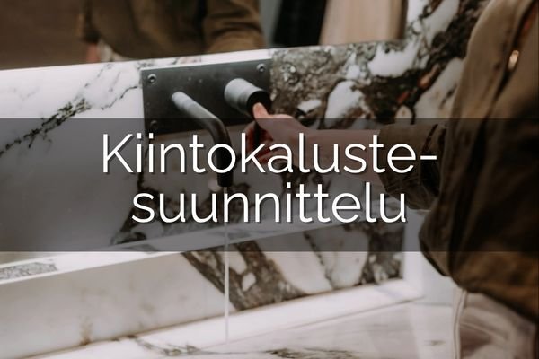 Kiintokalusteiden suunnittelussa sisustussuunnittelu varmistaa, että ratkaisut ovat sekä käytännöllisiä että visuaalisesti yhtenäisiä